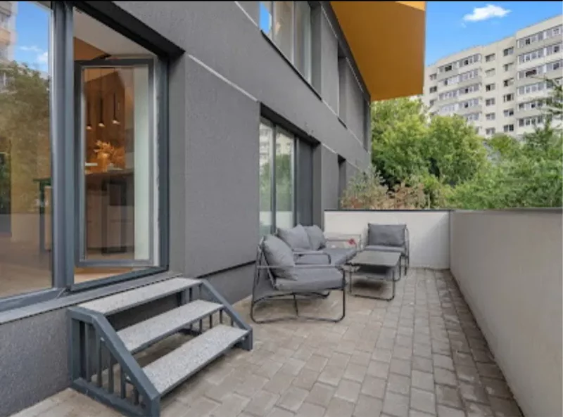 Duplex P+mezanin/10, zona rezidentiala, cu acces la STB si M1.